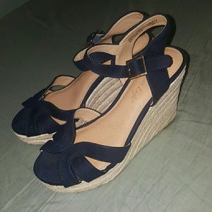 CUTE navy blue wedges